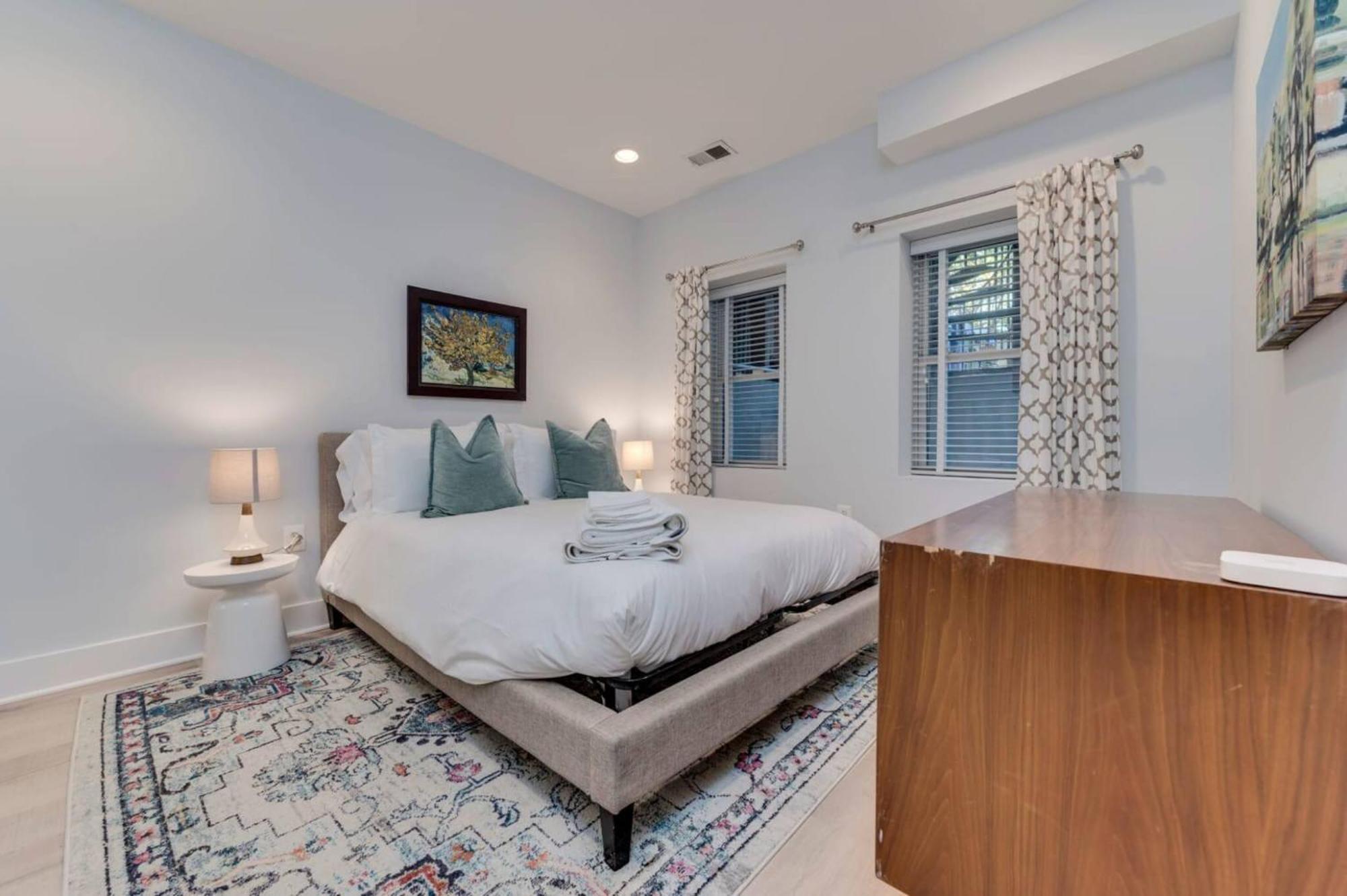 Appartamento Luxe 2Bd2Ba Townhouse In Hip Area - Near Metro Washington Esterno foto